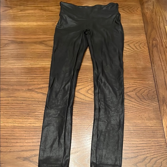 SPANX Pants - SPANX Black faux leather leggings, size small‎